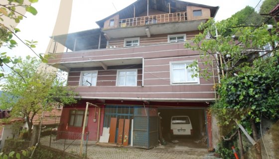  Karaelmasta Satılık 3 katlı düşeş lüks ev
